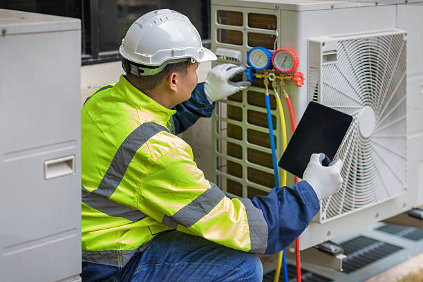 Professional Ductwork Repair technician working in Flushing, MI